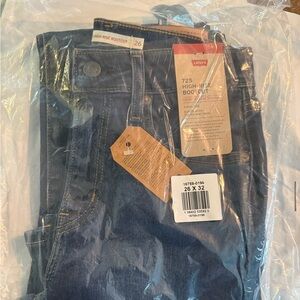 Levi's 725 High-rise Bootcut 26x32 NWT